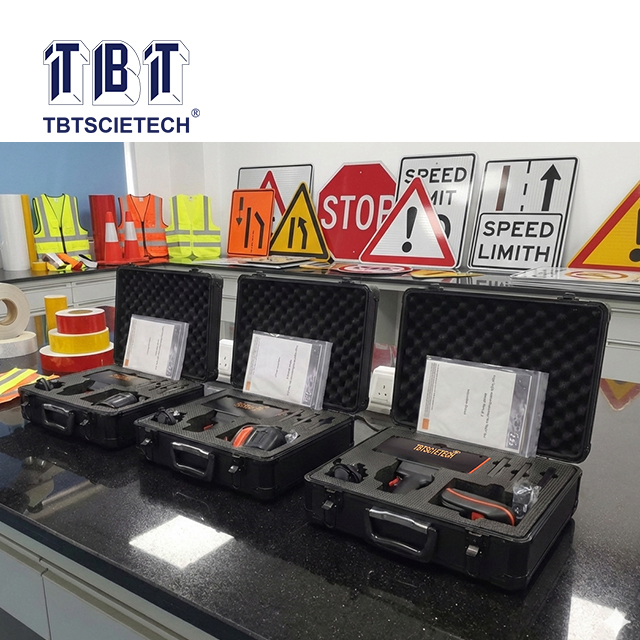 Retroreflectómetro de ángulo único para señales de tráfico